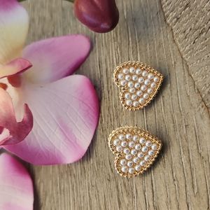 💟 NWT FASHION EARRINGS HEART SHAPED GOLD TONE💟